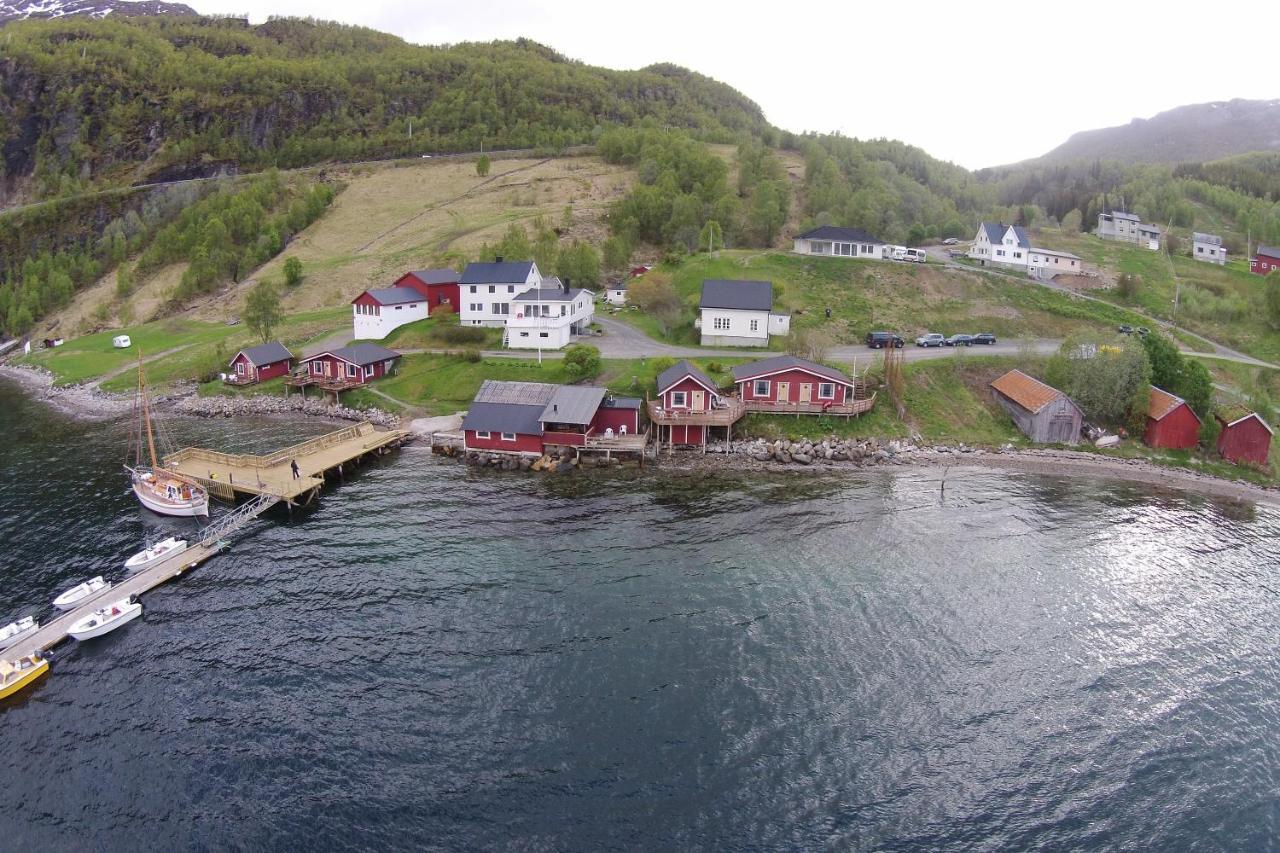 Elvegard Fjordcamp Hotel Grov Exterior photo
